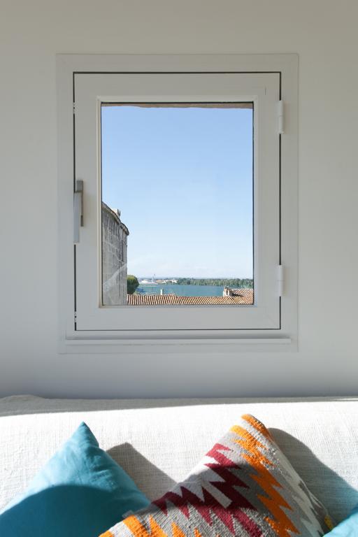 Truchet Penthouse Apartment Arles Bagian luar foto